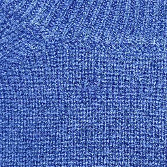 Vintage Men's Abercrombie & Fitch Blue White Striped Sweater Size Medium - Picture 3 of 3